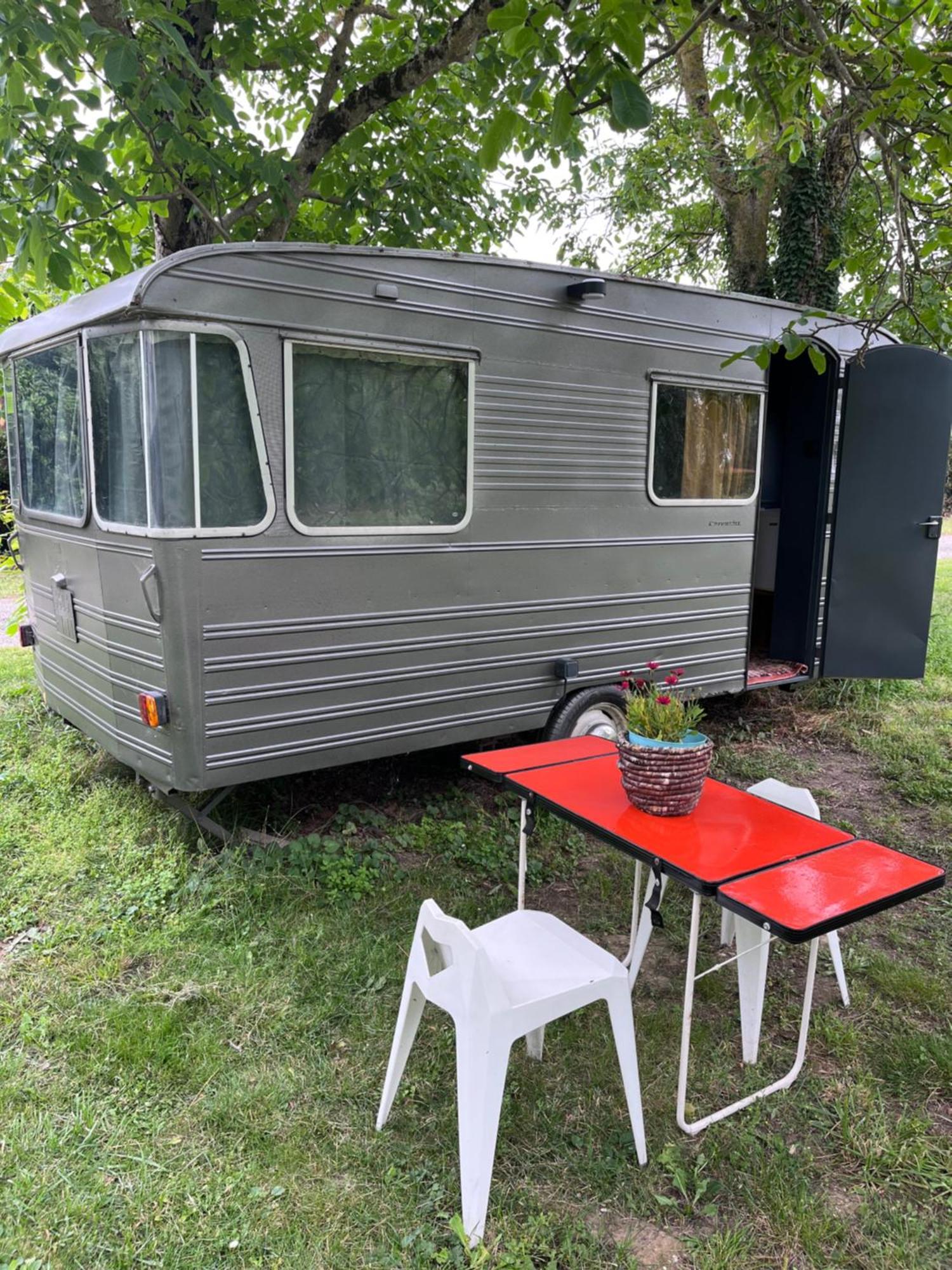 Luxury tent Les Du Vigne